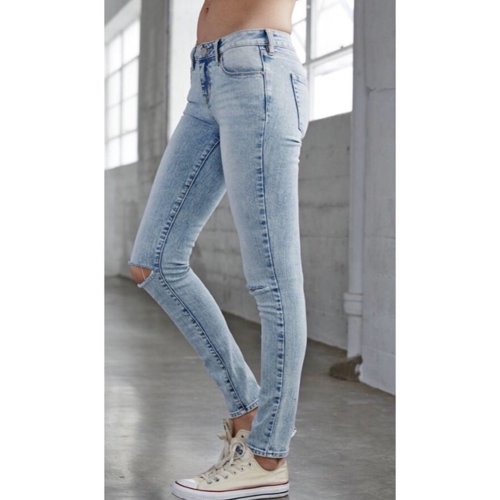 Bullhead Coral Reef Ripped Mid Rise Skinny Jeans